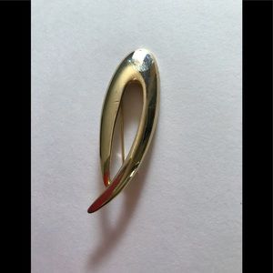 ❤️Gold Tone Metal Brooch, 2.5” long